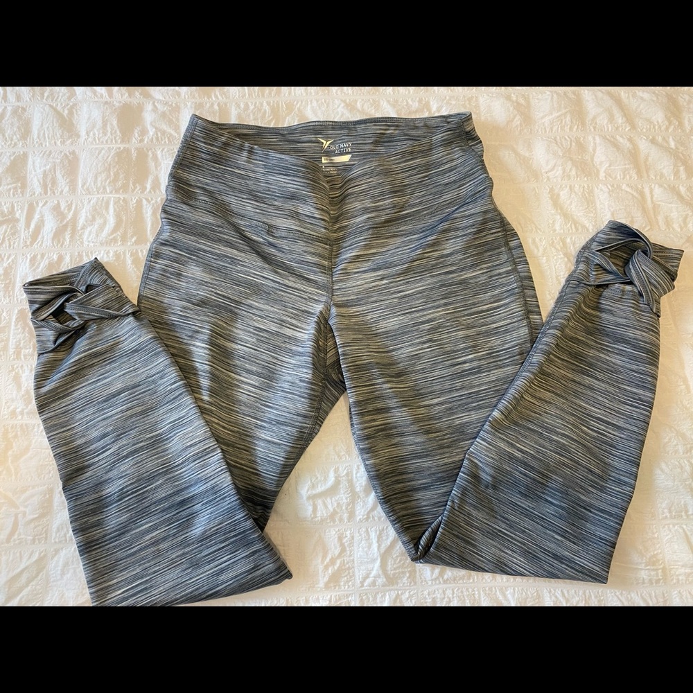 Old Navy activewear leggings